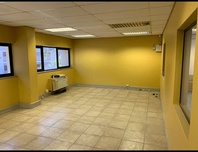 825M² WAREHOUSE TO LET IN RIVERHORSE VALLEY